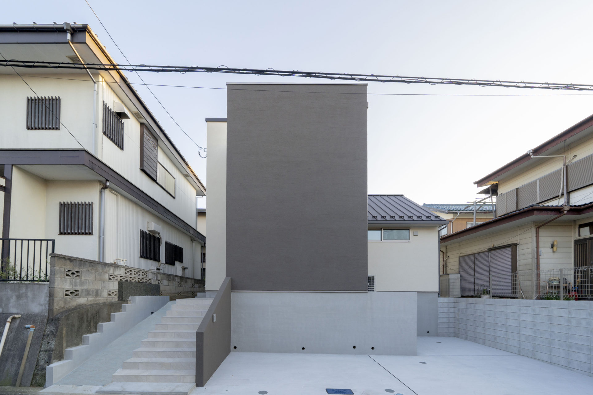 隣地境界ギリギリの擁壁、トラブルを避ける対策