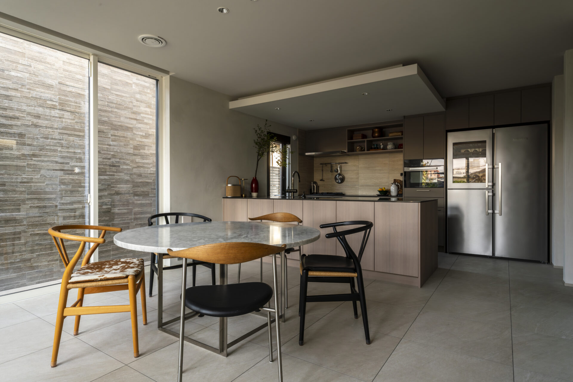 光を纏う都市邸宅