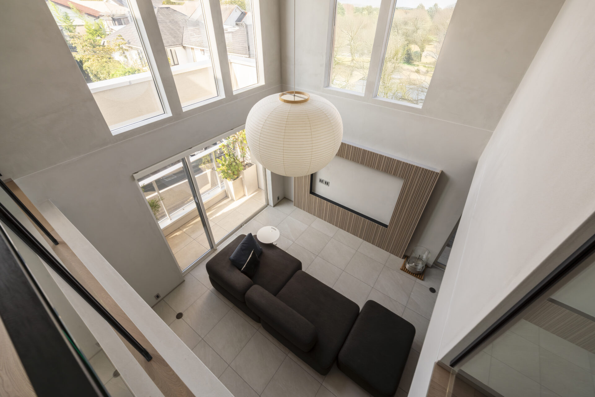 光を纏う都市邸宅