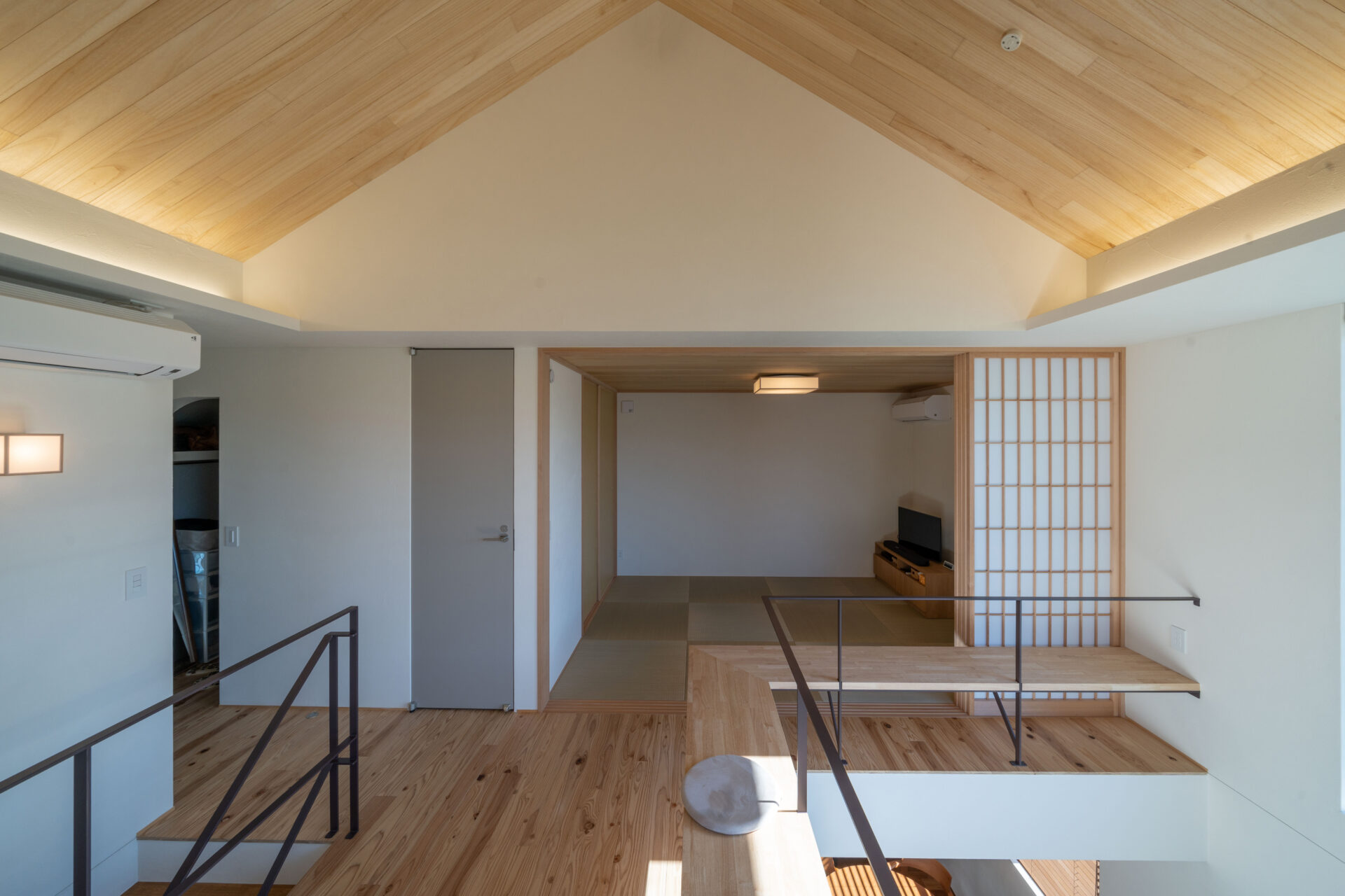 自然と共生する和モダン邸宅