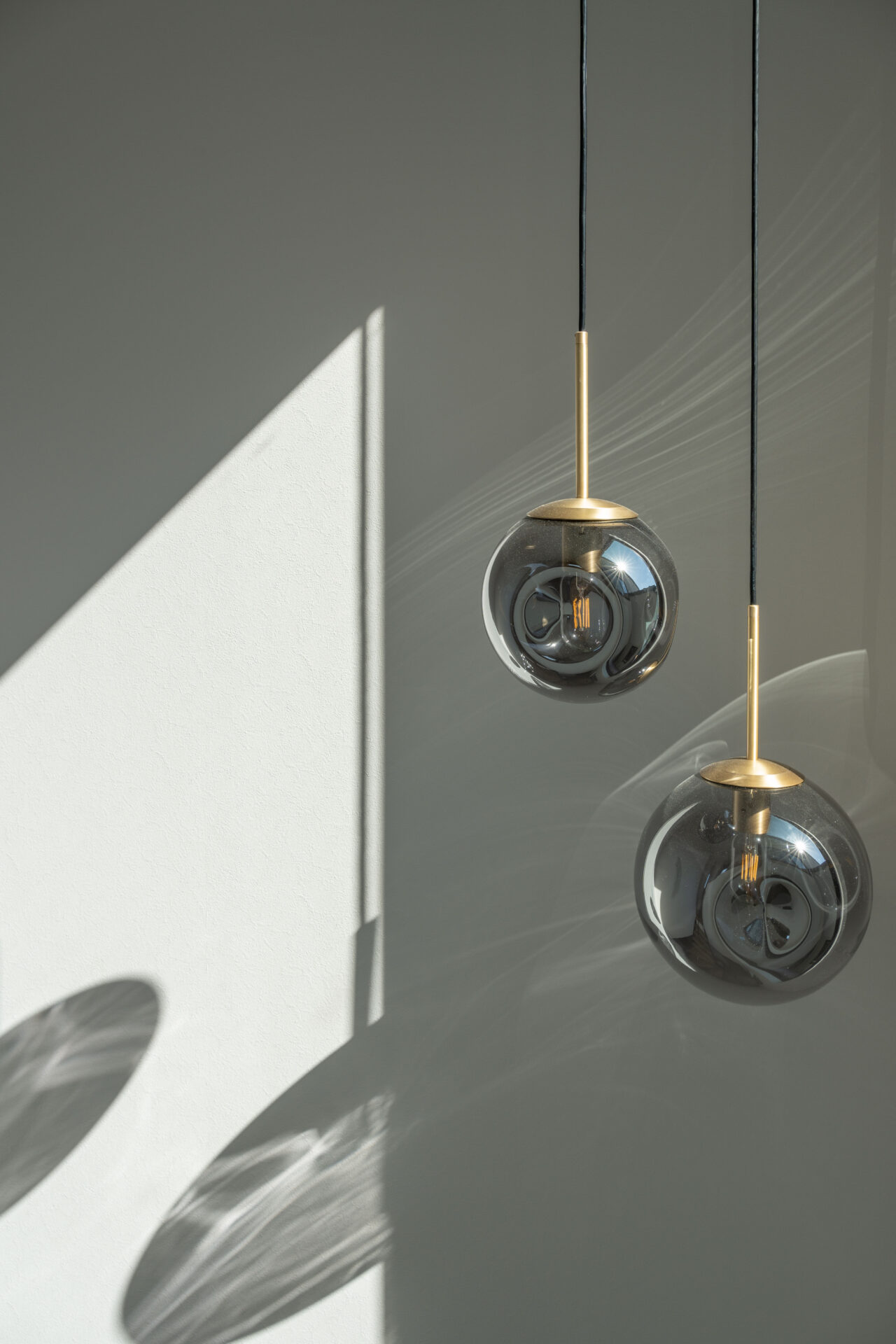 揺れる光と景観を楽しむ家